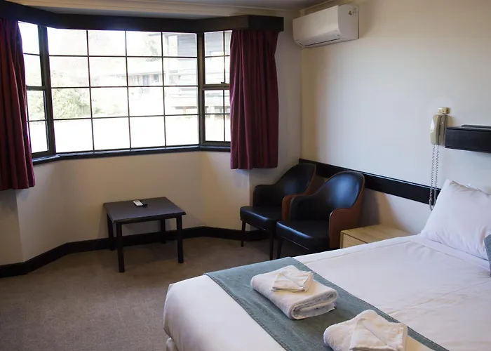 Olde Tudor Hotel